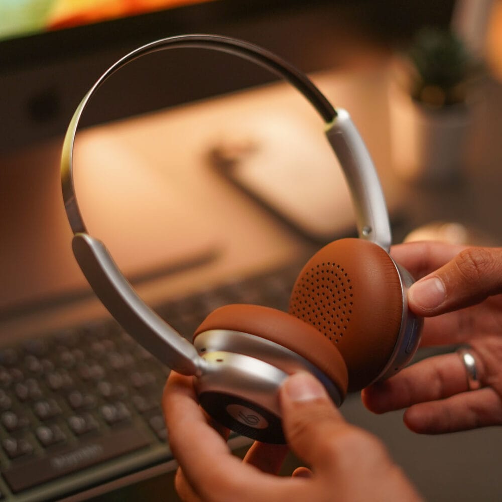 Echo Vintage Wireless On-Ear Foldable Headphones - Image 6