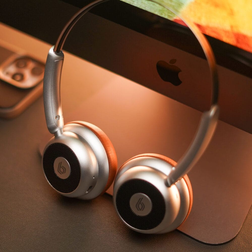 Echo Vintage Wireless On-Ear Foldable Headphones - Image 5