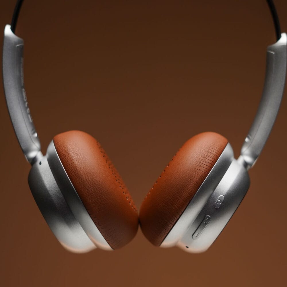 Echo Vintage Wireless On-Ear Foldable Headphones - Image 3